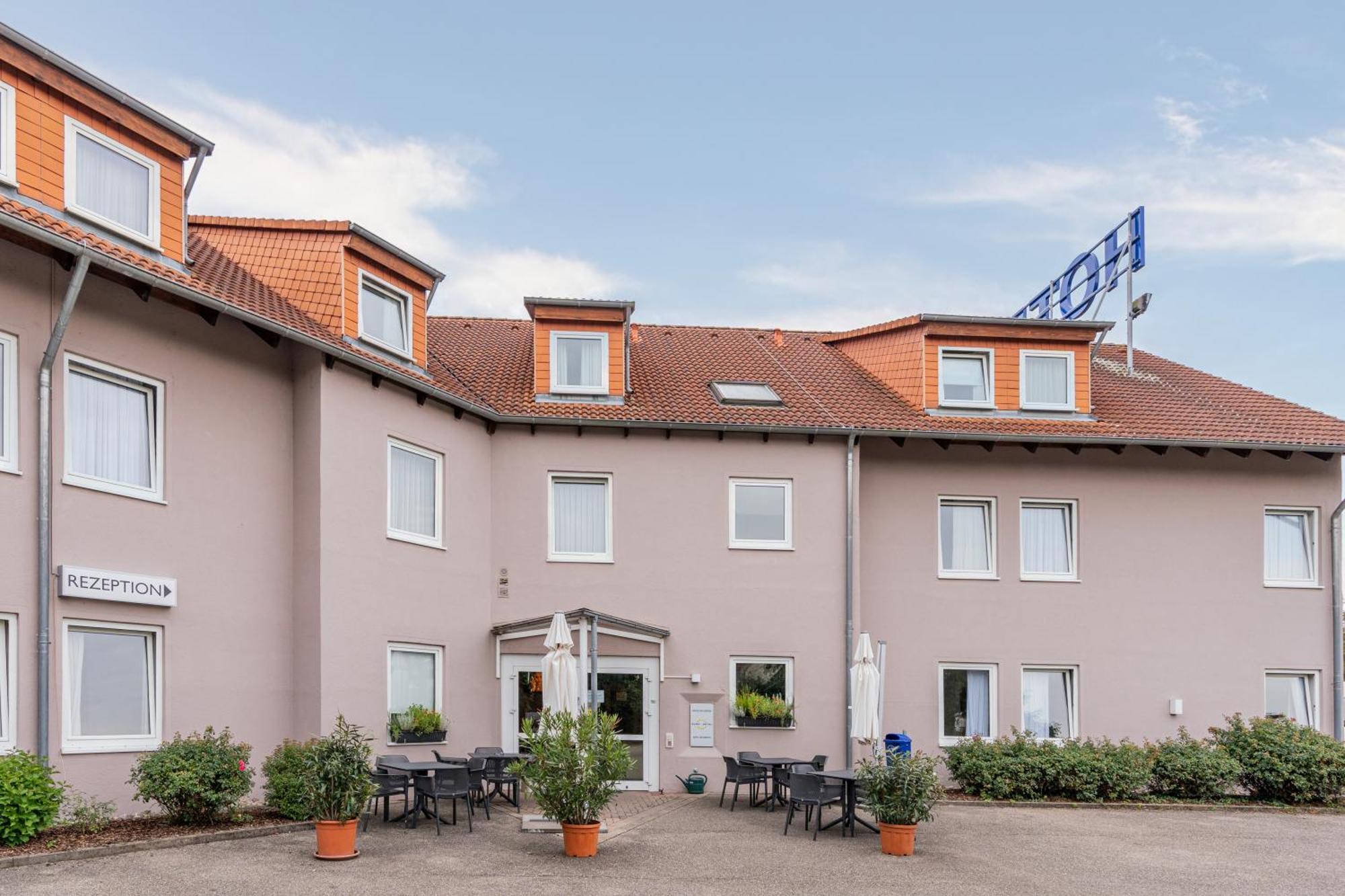 Euro-Hotel Капел-Графенхаузен Екстериор снимка