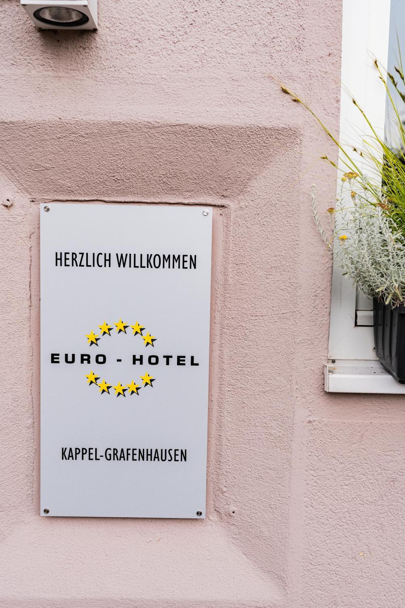 Euro-Hotel Капел-Графенхаузен Екстериор снимка