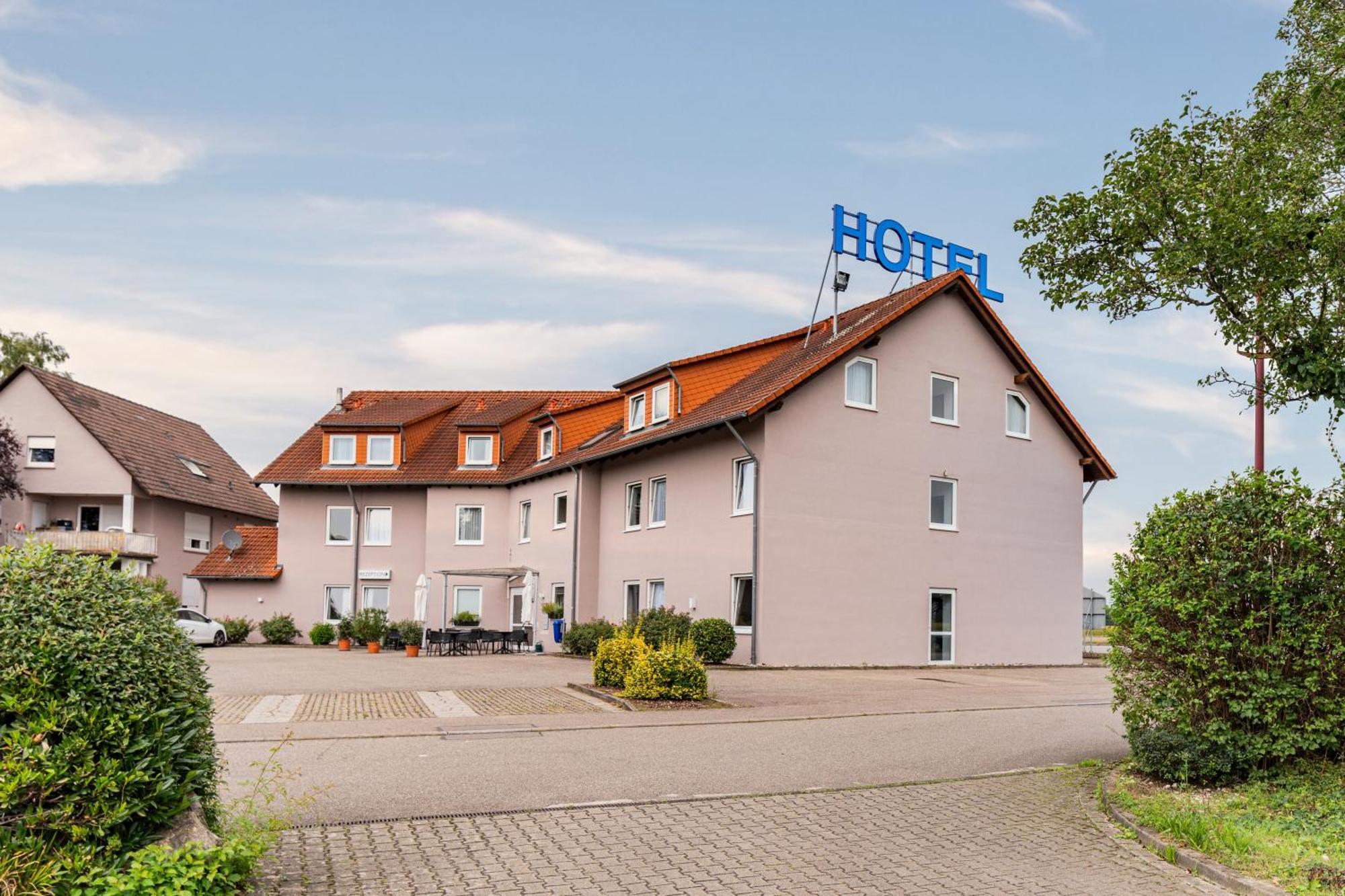 Euro-Hotel Капел-Графенхаузен Екстериор снимка