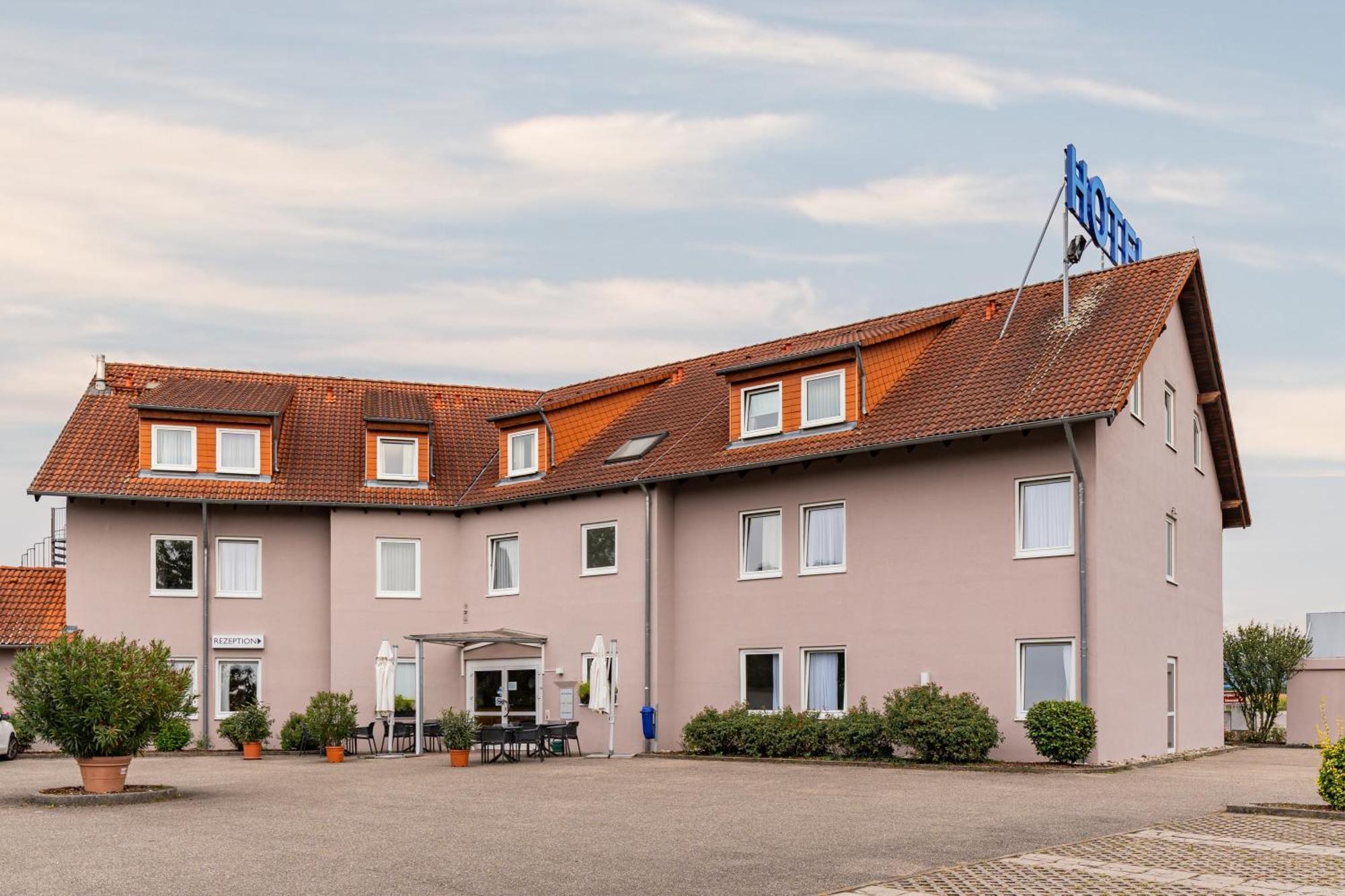 Euro-Hotel Капел-Графенхаузен Екстериор снимка
