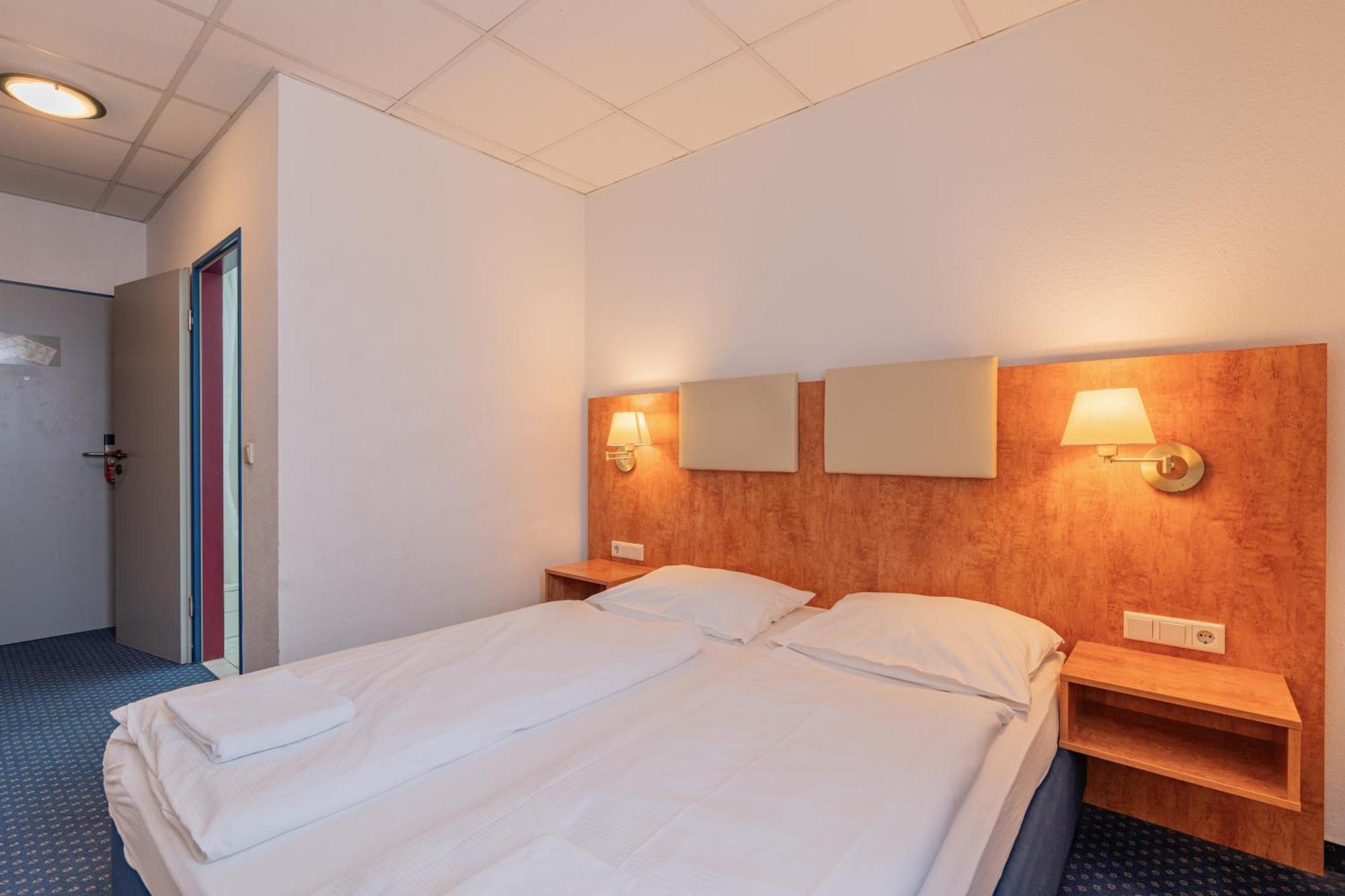 Euro-Hotel Капел-Графенхаузен Екстериор снимка