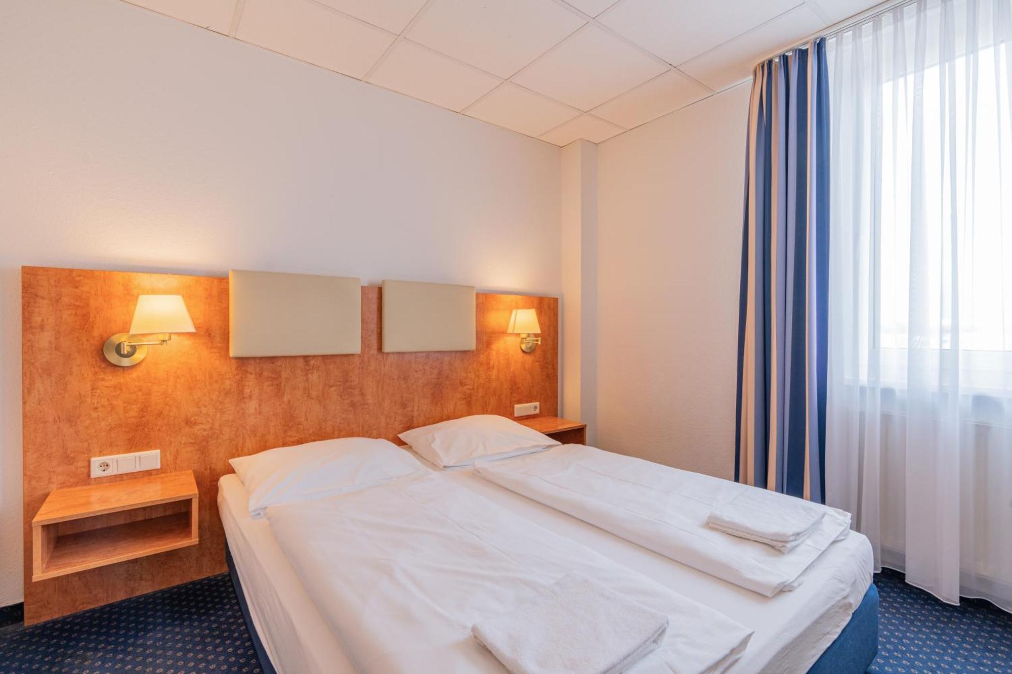 Euro-Hotel Капел-Графенхаузен Екстериор снимка