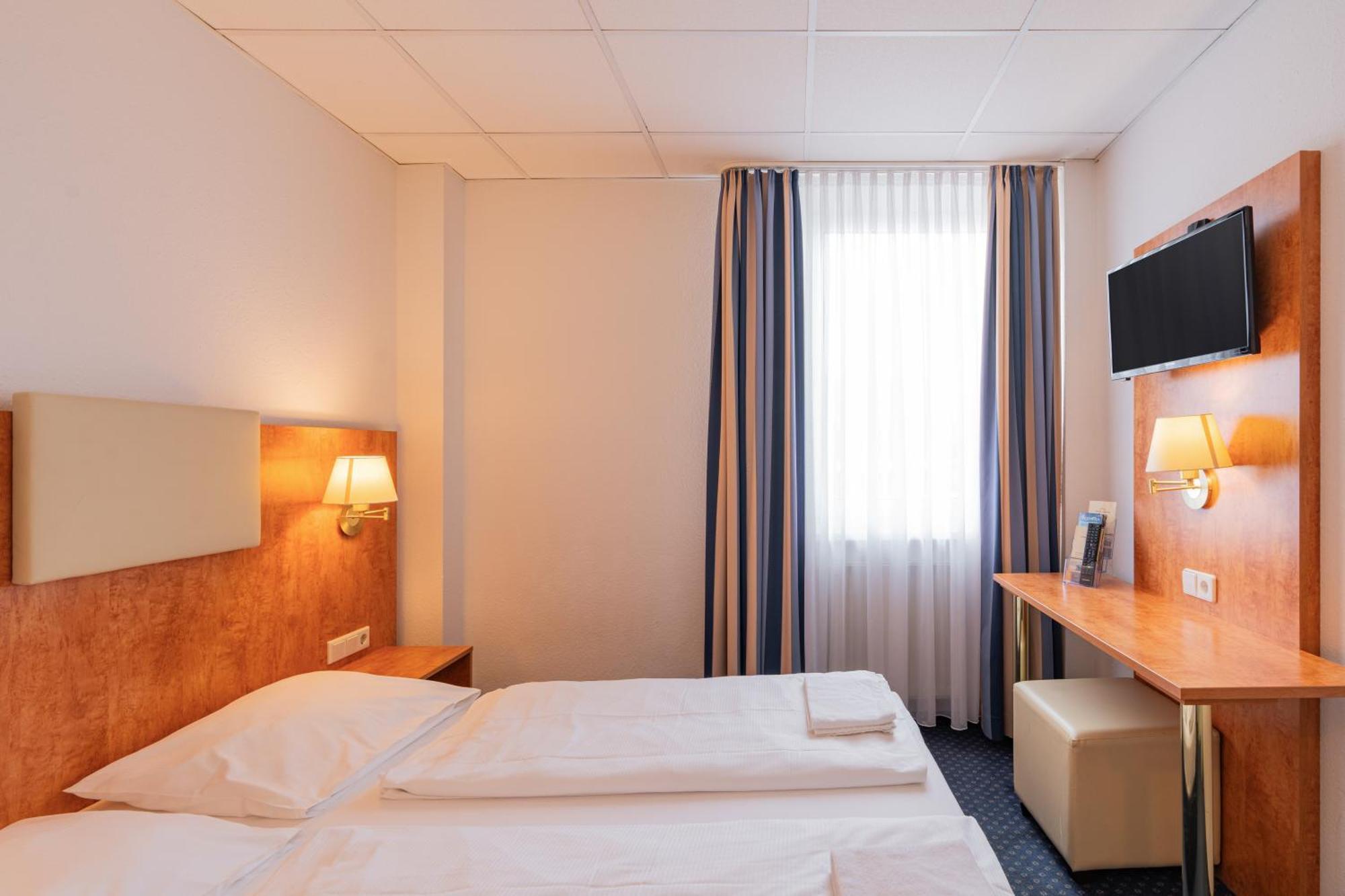 Euro-Hotel Капел-Графенхаузен Екстериор снимка